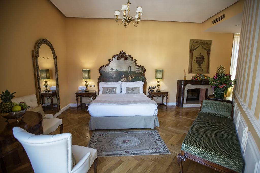 Royal Trinita Dei Monti Hotell 4*