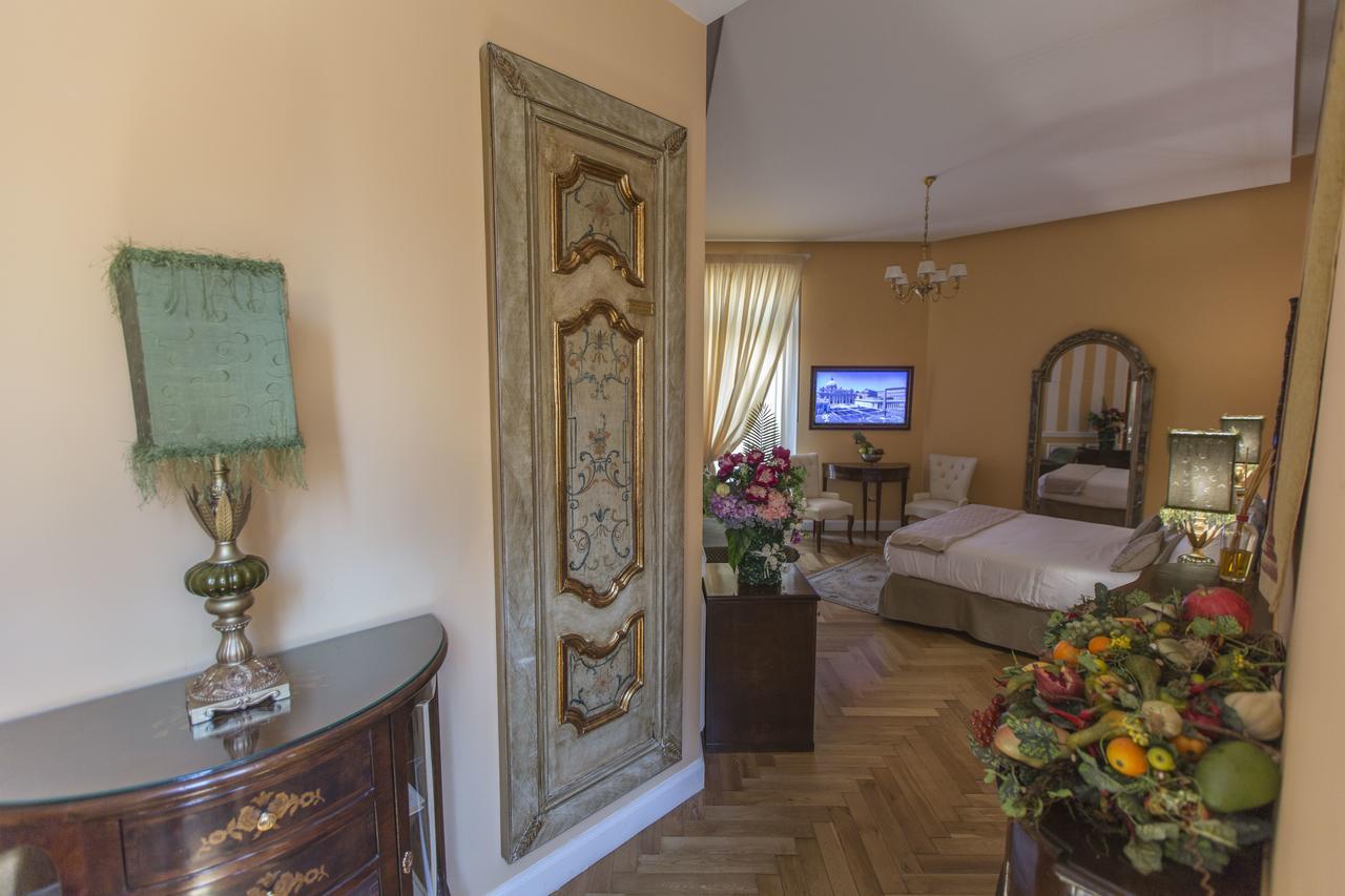 Royal Trinita Dei Monti Hotell 4*